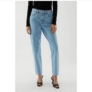 COS Straight Leg Mid Rise Ankle Length Jeans Classic Light Blue Denim Jeans 31